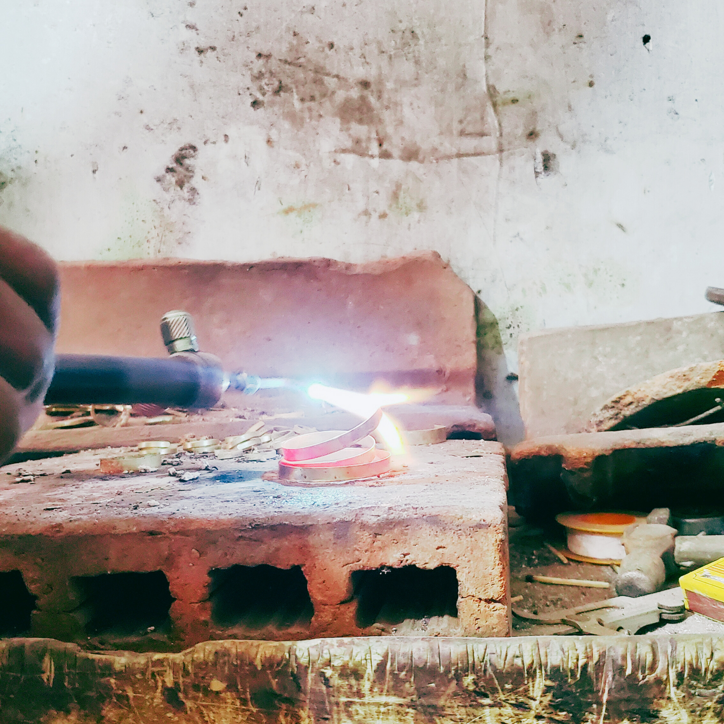 Cufflinks: Lamu Midnight Trail Black Horn & Brass